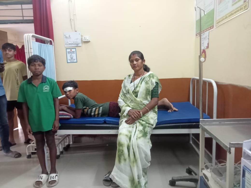 कोरबा में रूह कंपा देने वाली वारदात! शराबी रसोइए ने मासूम छात्र पर ‘टंगिया’ से किया वार, बाल-बाल बची आंख!