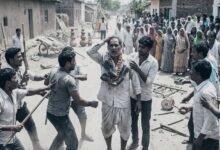 आस्था के बीच ‘अपमान’ का तांडव! जवारा जुलूस में सरपंच को पहनाई जूतों की माला, देखते ही देखते रणक्षेत्र बना नीमखेड़ा