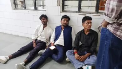 औरंगाबाद: अज्ञात वाहन ने बाइक को मारी टक्कर, चचेरे भाई की शादी में जा रहे युवक की मौत; दूसरे की हालत गंभीर