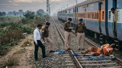 छत्तीसगढ़ एक्सप्रेस से गिरा सफाईकर्मी, मौके पर ही दर्दनाक मौत