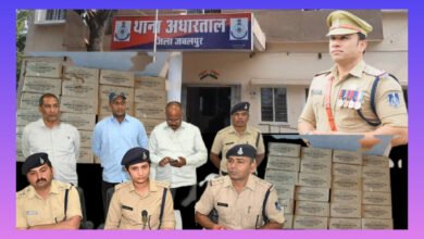जबलपुर: अधारताल पुलिस की बड़ी कार्रवाई, देसी शराब के साथ दो तस्कर गिरफ्तार