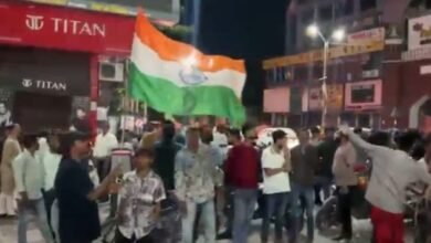 रायपुर में उत्साह का माहौल, जयस्तंभ चौक पर क्रिकेट प्रेमियों ने मनाया जश्न, “भारत माता की जय” के लगे नारे