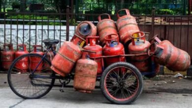 रसोई गैस फिर महंगी! घरेलू LPG ₹60 और कमर्शियल सिलेंडर ₹115 महंगा