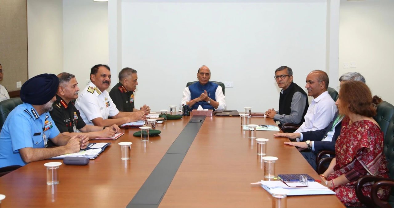 पश्चिम एशिया संकट पर भारत सतर्क: राजनाथ सिंह की अगुवाई में उच्चस्तरीय समिति गठित