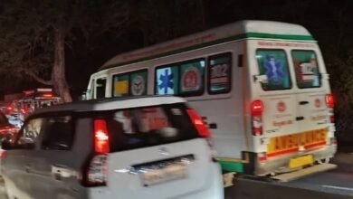 इटावा: ओवरलोड डंपरों से भोगनीपुर गंग नहर पुल पर भीषण जाम, 3 एंबुलेंस दो घंटे तक फंसीं