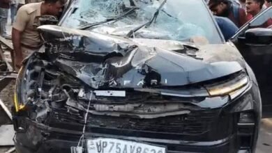तेज रफ्तार का कहर: इटावा में सड़क किनारे खड़े लोगों को कार ने रौंदा, एक की मौत; दो घायल