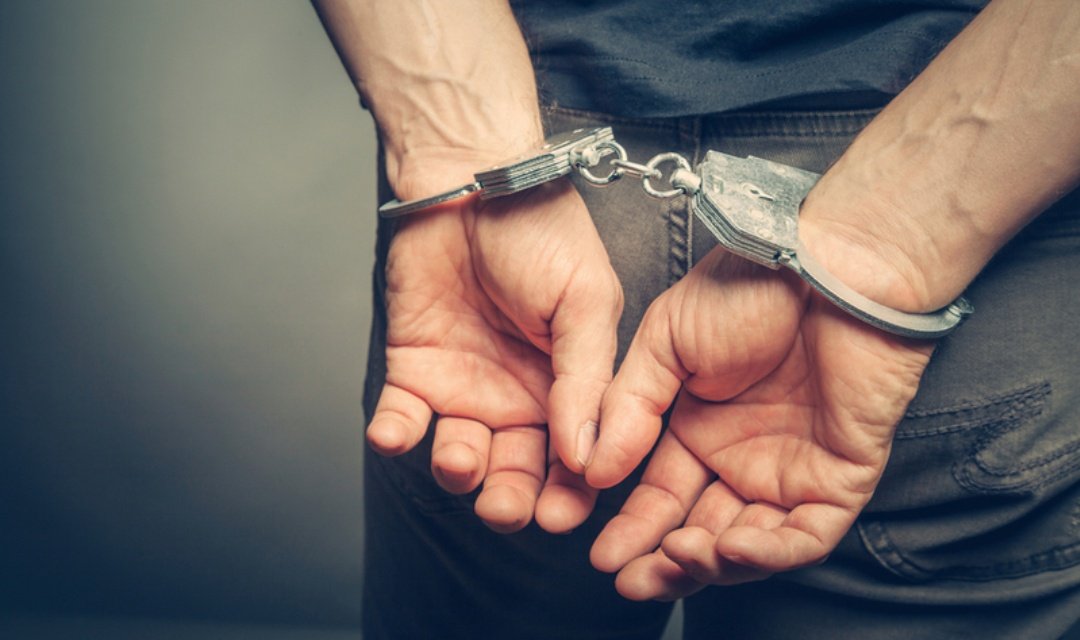 औरंगाबाद : पहली पत्नी के रहते दूसरी शादी! CRPF जवान गिरफ्तार औरंगाबाद : पहली पत्नी के रहते दूसरी शादी! CRPF जवान गिरफ्तार