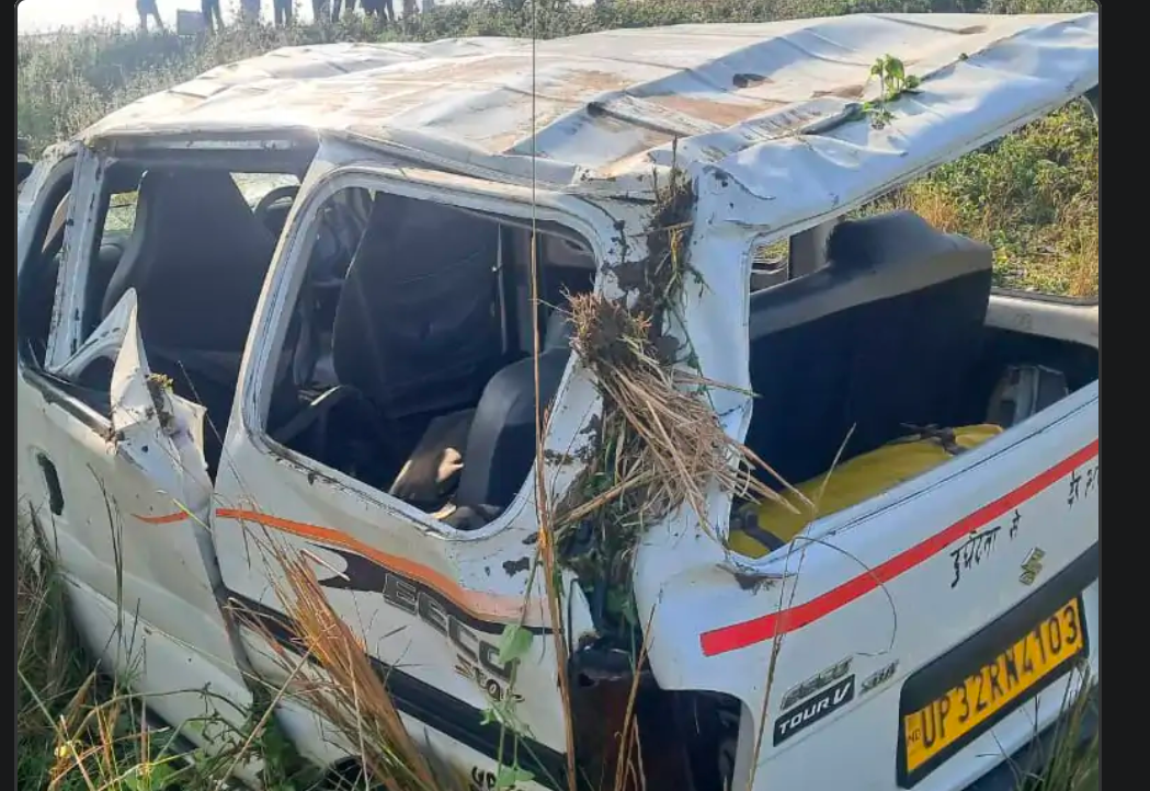 बहराइच: रिठौड़ा ग्राम के पास भीषण सड़क दुर्घटना, मैजिक के उड़े परखच्चे; दरोगा सहित 7 घायल बहराइच: रिठौड़ा ग्राम के पास भीषण सड़क दुर्घटना, मैजिक के उड़े परखच्चे; दरोगा सहित 7 घायल