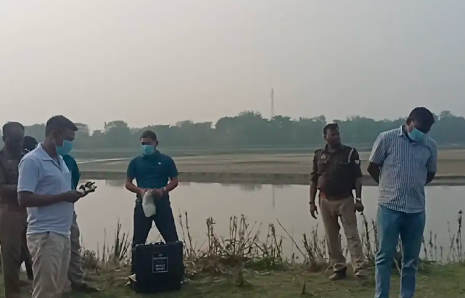 उत्तर प्रदेश: श्रावस्ती में इलाज करवाने निकले युवक का नदी में उतराता मिला शव, जांच में जुटी पुलिस उत्तर प्रदेश: श्रावस्ती में इलाज करवाने निकले युवक का नदी में उतराता मिला शव, जांच में जुटी पुलिस