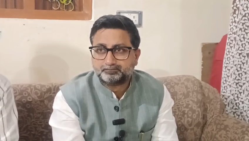 राजनीतिक वेंटिलेटर पर समाजवादी पार्टी-मंत्री दानिश आज़ाद अंसारी