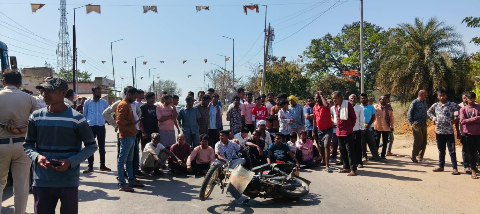 तेज रफ्तार ट्रक ने दोपहिया सवार को रौंदा, मौके पर मौत