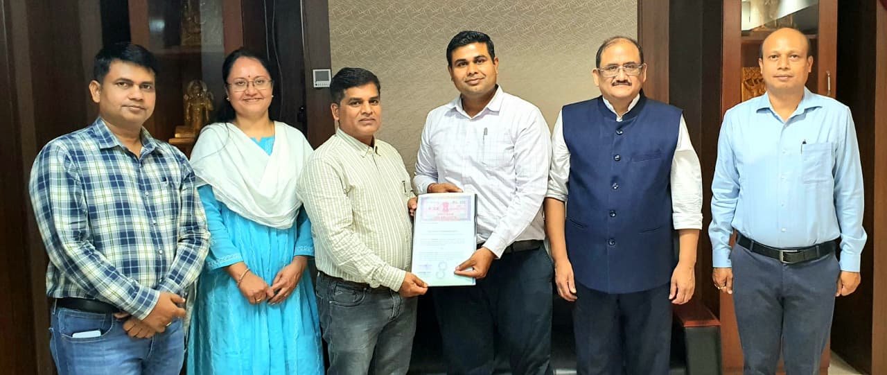 छत्तीसगढ़ के जेलों में अब मिलेगी वीडियो कॉलिंग की सुविधा, BSNL के साथ MOU, बंदियों को परिवार से जोड़ने की नई पहल छत्तीसगढ़ के जेलों में अब मिलेगी वीडियो कॉलिंग की सुविधा, BSNL के साथ MOU, बंदियों को परिवार से जोड़ने की नई पहल