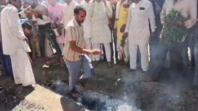 होली पर आस्था का अग्नि-पथ: आगर मालवा के लिंगोड़ा गांव में जलते अंगारों पर चलते श्रद्धालु
