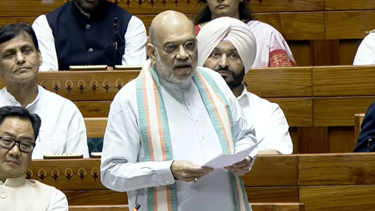 नक्सलवाद पर सख्त रुख: हथियार छोड़ें वरना कड़ी कार्रवाई तय — अमित शाह नक्सलवाद पर सख्त रुख: हथियार छोड़ें वरना कड़ी कार्रवाई तय — अमित शाह