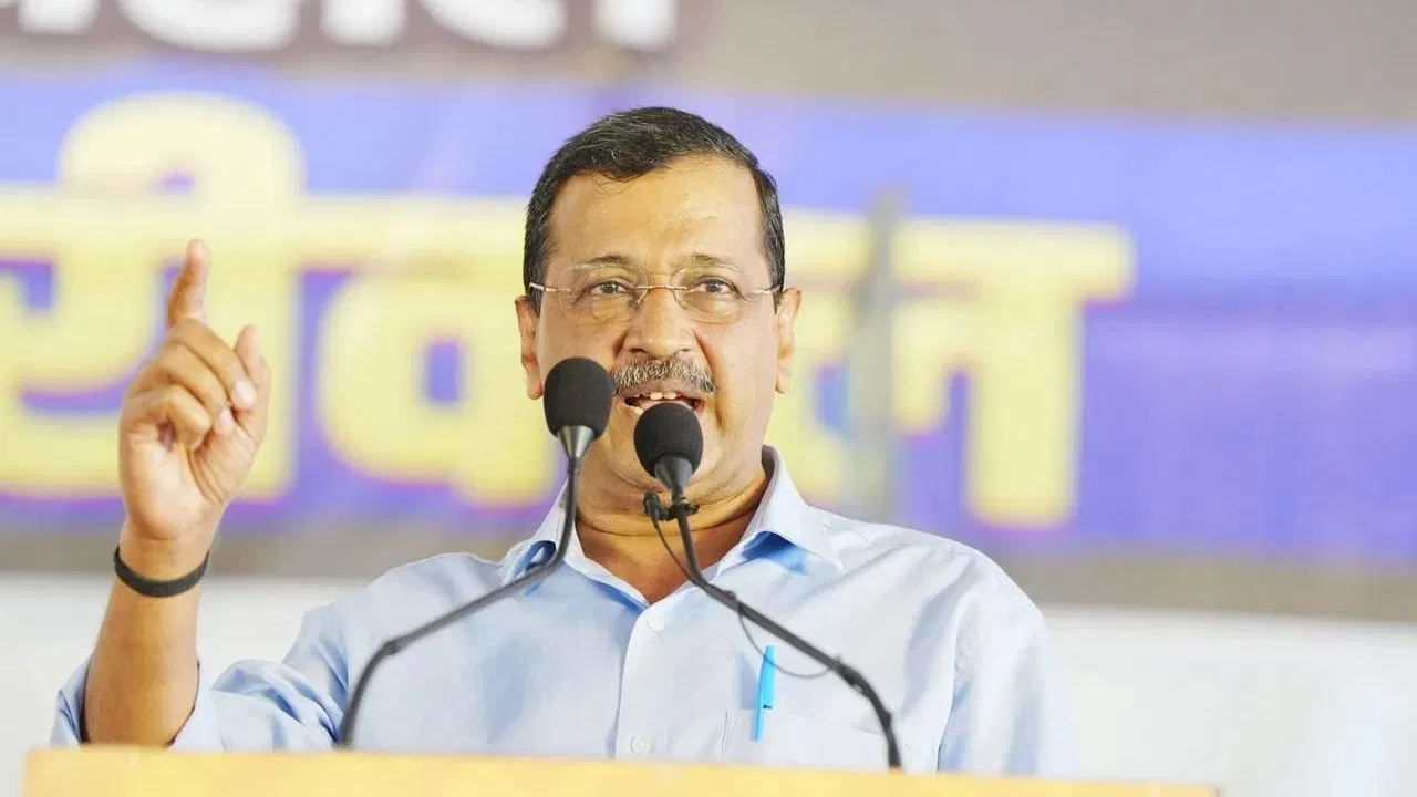 टिफिन घर बताना स्वतंत्रता सेनानियों का अपमान…फांसी घर विवाद में अरविंद केजरीवाल का BJP सरकार पर निशाना टिफिन घर बताना स्वतंत्रता सेनानियों का अपमान…फांसी घर विवाद में अरविंद केजरीवाल का BJP सरकार पर निशाना