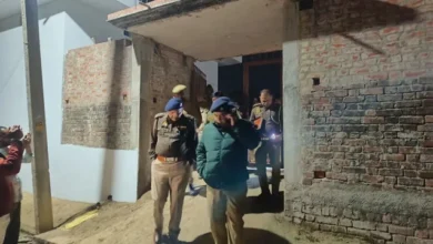 दिल दहला देने वाली वारदात: बहराइच में एक ही परिवार के 4 लोगों की कुल्हाड़ी से हत्या, दो गंभीर घायल दिल दहला देने वाली वारदात: बहराइच में एक ही परिवार के 4 लोगों की कुल्हाड़ी से हत्या, दो गंभीर घायल