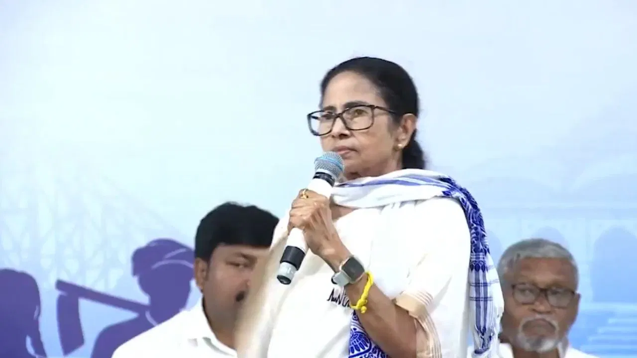 मुझे ही सभी 294 सीटों पर अपना उम्मीदवार समझें… बंगाल के चंद्रकोना में बोलीं सीएम ममता बनर्जी