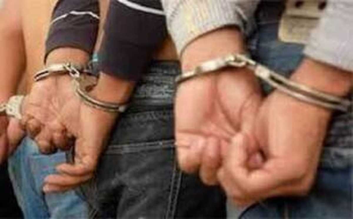 इटावा पुलिस की बड़ी कार्रवाई: चोरी की योजना बना रहे 4 शातिर चोर गिरफ्तार, औजार और नकदी बरामद इटावा पुलिस की बड़ी कार्रवाई: चोरी की योजना बना रहे 4 शातिर चोर गिरफ्तार, औजार और नकदी बरामद