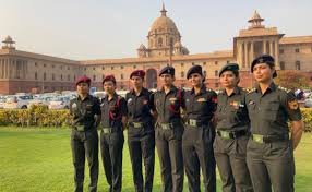 सेना में महिलाओं को परमानेंट कमीशन का रास्ता साफ, सुप्रीम कोर्ट का बड़ा फैसला