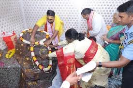 राष्ट्रपति द्रौपदी मुर्मू ने गिरिराज जी के दर्शन किए, सप्तकोसी परिक्रमा का किया शुभारंभ