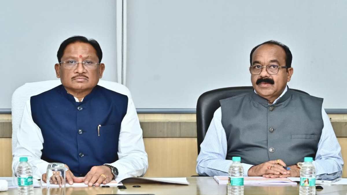 PWD की बैठक में सीएम के कड़े तेवर : विष्णुदेव साय ने कहा – घटिया सड़क बनने पर ठेकेदार होंगे ब्लैकलिस्टेड PWD की बैठक में सीएम के कड़े तेवर : विष्णुदेव साय ने कहा – घटिया सड़क बनने पर ठेकेदार होंगे ब्लैकलिस्टेड