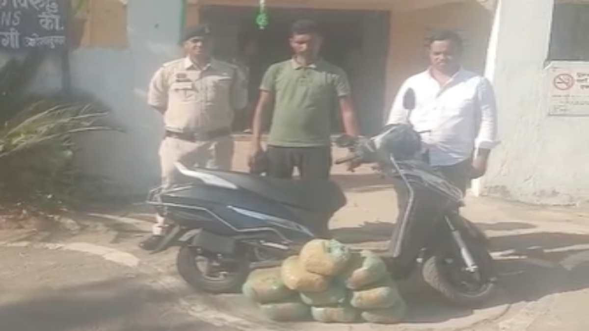 CG News : गांजा तस्करी में पुलिसकर्मी शामिल, दो आरोपी गिरफ्तार, आरक्षक फरार