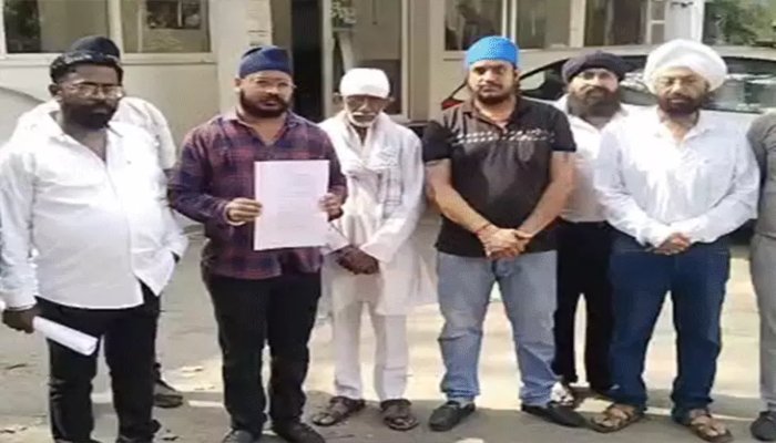 बिलासपुर में टीआई पर सिख युवक से मारपीट का आरोप, दाढ़ी खींचने का मामला, जांच के आदेश बिलासपुर में टीआई पर सिख युवक से मारपीट का आरोप, दाढ़ी खींचने का मामला, जांच के आदेश