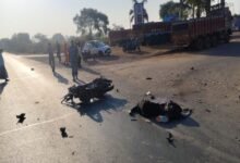 होली मनाने घर जा रहे बाइक सवार भाई-बहन को पिकअप ने रौंदा, युवक की मौत, बहन गंभीर