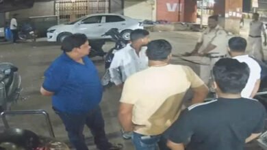 रेलवे स्टेशन के पास युवक से मारपीट का वीडियो वायरल, पुलिसकर्मी पर बदसलूकी का आरोप