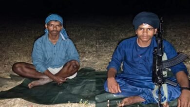 AK‑47 लेकर सरेंडर हुए दो नक्सली, इनाम था 8 लाख रुपए 
