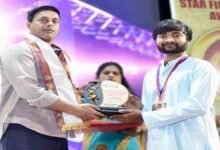 छत्तीसगढ़ के युवा फिल्मकार एस अंशु धुरंधर को इंटरनेशनल फिल्म फेस्टिवल में मिला अवार्ड