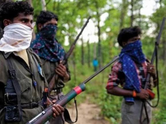 मुठभेड़ में मारा गया भैरमगढ़ एरिया कमेटी का इनामी माओवादी: पुलिस ने बरामद किया शव, भारी मात्रा में हथियार और नक्सलियों का डंप बरामद