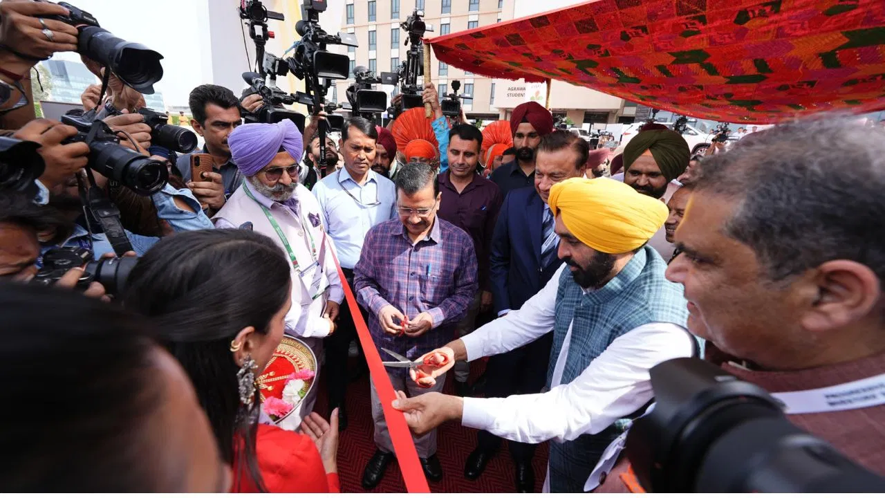 मोहाली में प्रगतिशील पंजाब इन्वेस्टर्स समिट का आगाज, रोजगार-निवेश पर जोर मोहाली में प्रगतिशील पंजाब इन्वेस्टर्स समिट का आगाज, रोजगार-निवेश पर जोर