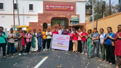 मैट्स यूनिवर्सिटी योग विभाग का शैक्षणिक भ्रमण मुंगेर आश्रम में: योग, अनुशासन और साधना का अद्भुत संगम