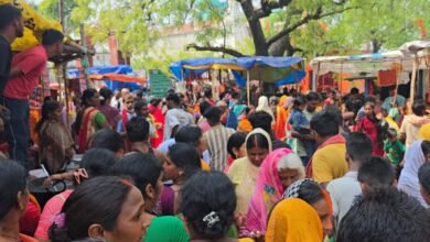 Breaking : नालंदा मंदिर में भगदड़,शीतला अष्टमी पर मातम, 8 श्रद्धालुओं की मौत Breaking : नालंदा मंदिर में भगदड़,शीतला अष्टमी पर मातम, 8 श्रद्धालुओं की मौत