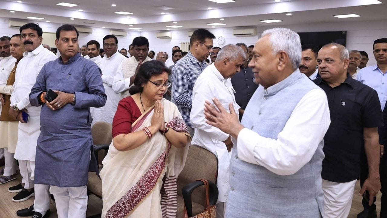 मैं हूं ना… ‘, नीतीश कुमार ने JDU नेताओं को दिलाया भरोसा, राज्यसभा जाने को लेकर कही ये बात