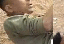 जेल गया, छूटा और फिर किया गंदा काम, गुस्साई भीड़ ने आरोपी को जमकर पीटा, वीडियो वायरल…