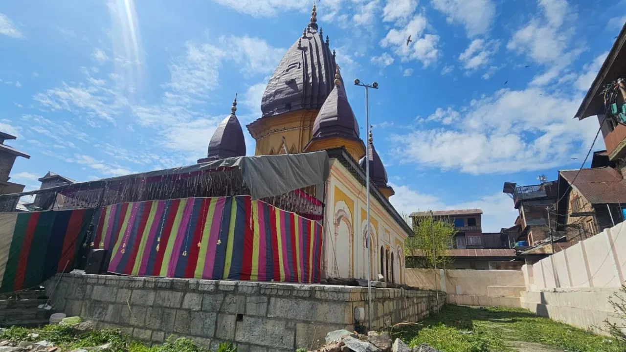 36 साल बाद श्रीनगर के रघुनाथ मंदिर के कपाट खुले, रामनवमी पर फिर शुरू हुई पूजा