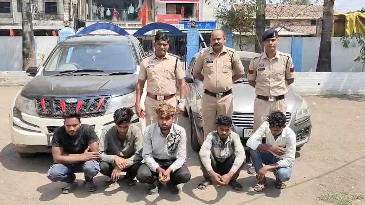 मोबाइल दुकान में चोरी करने वाले आरोपी गिरफ्तार, बैंक डकैती की साजिश का भी खुलासा