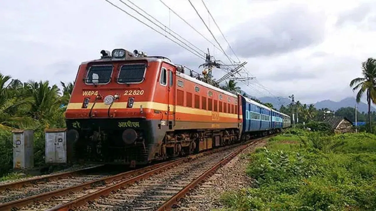 ट्रेन पैसेंजर्स को झटका या राहत? रेलवे ने बदले टिकट कैंसिलेशन के नियम, अब जेब पर पड़ेगा इतना असर ट्रेन पैसेंजर्स को झटका या राहत? रेलवे ने बदले टिकट कैंसिलेशन के नियम, अब जेब पर पड़ेगा इतना असर