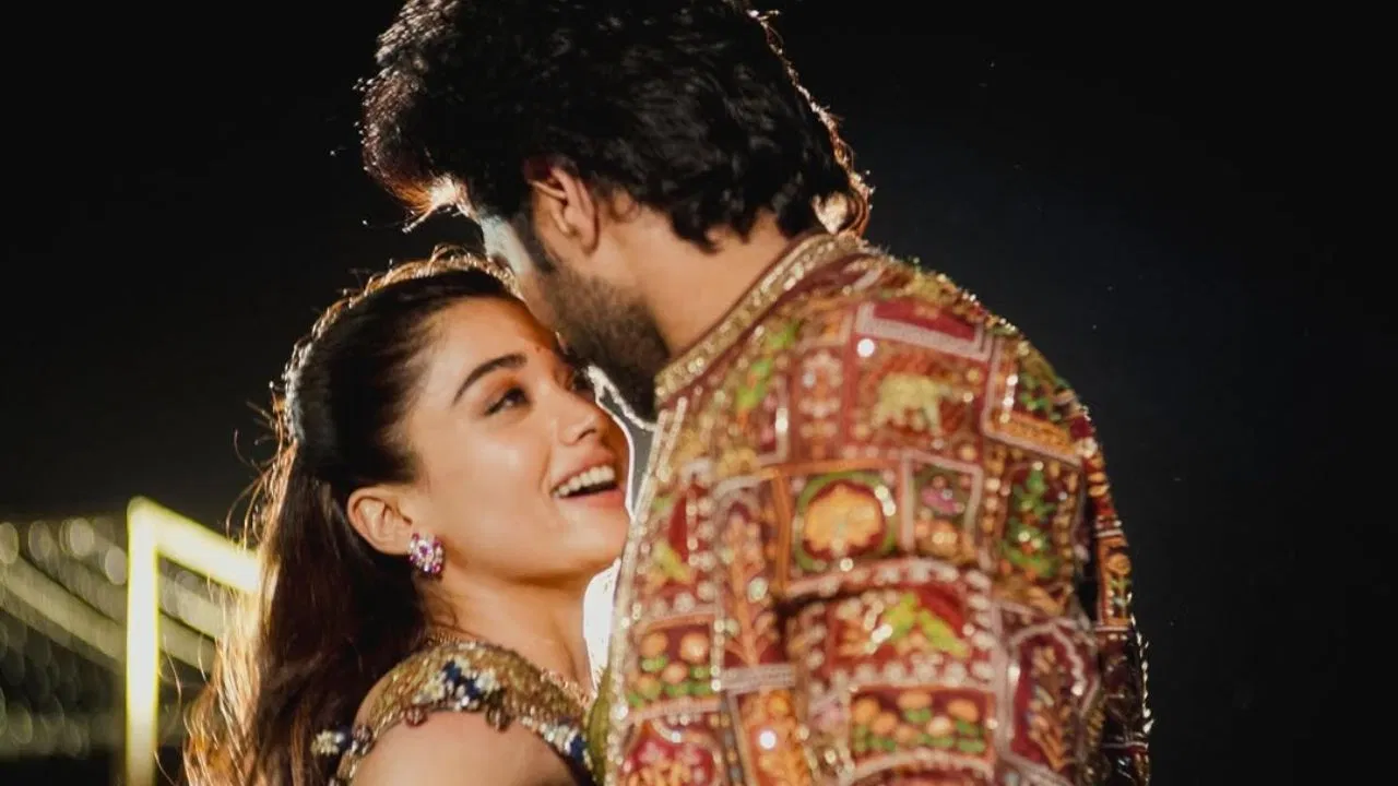 मेहंदी समारोह की तस्वीरों में दिखा रश्मिका मंदाना और विजय देवरकोंडा का रोमांटिक अंदाज