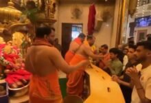 T20 World Cup 2026: सेमीफाइनल से पहले श्री सिद्धिविनायक मंदिर पहुंचे भारतीय खिलाड़ी, बप्पा से लिया आशीर्वाद