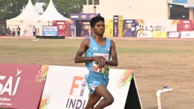 ख़ुद से सीखने वाले सूरज माशी ने उधार के स्पाइक्स पहन जीता 5000 मीटर का रजत पदक ख़ुद से सीखने वाले सूरज माशी ने उधार के स्पाइक्स पहन जीता 5000 मीटर का रजत पदक