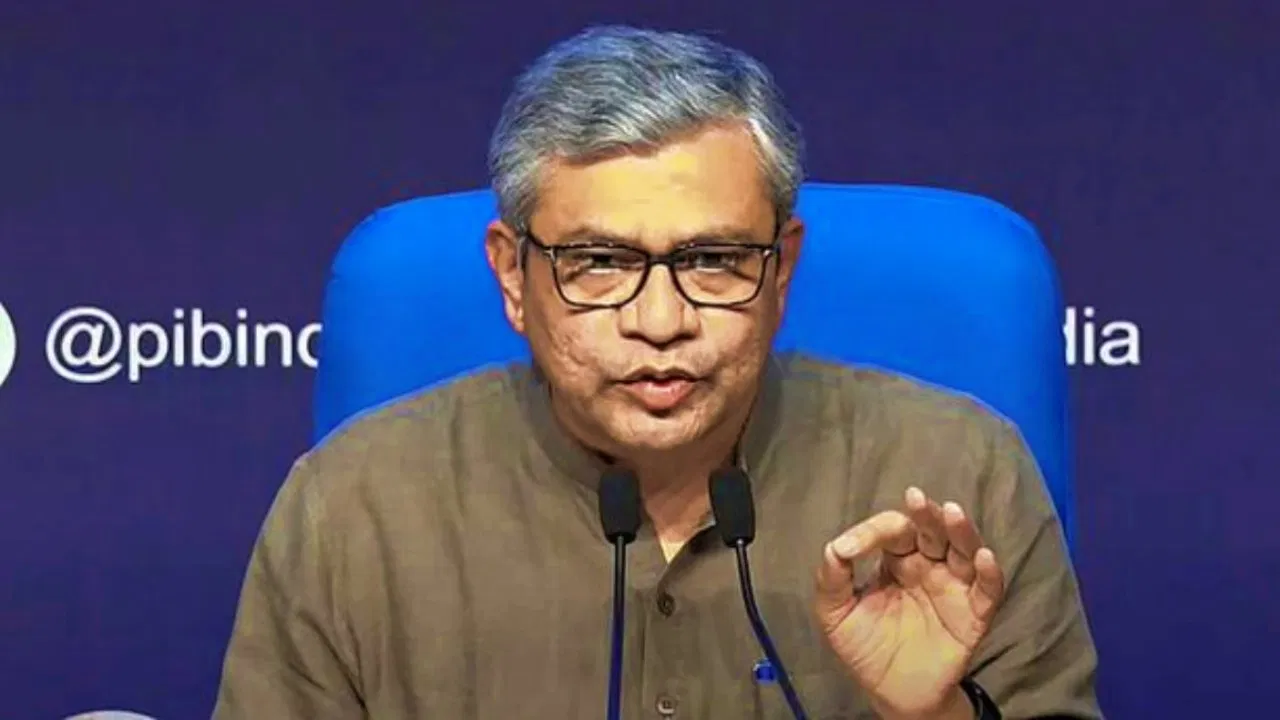 टेक्नोलॉजी और डिजाइन से कोई समझौता नहीं, सरकार का इलेक्ट्रॉनिक इंडस्ट्री को सख्त निर्देश