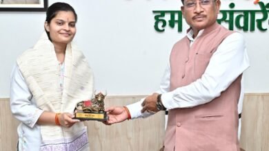 यूपीएससी सिविल सेवा परीक्षा में 35वीं रैंक प्राप्त करने वाली वैभवी अग्रवाल को मुख्यमंत्री ने दी बधाई