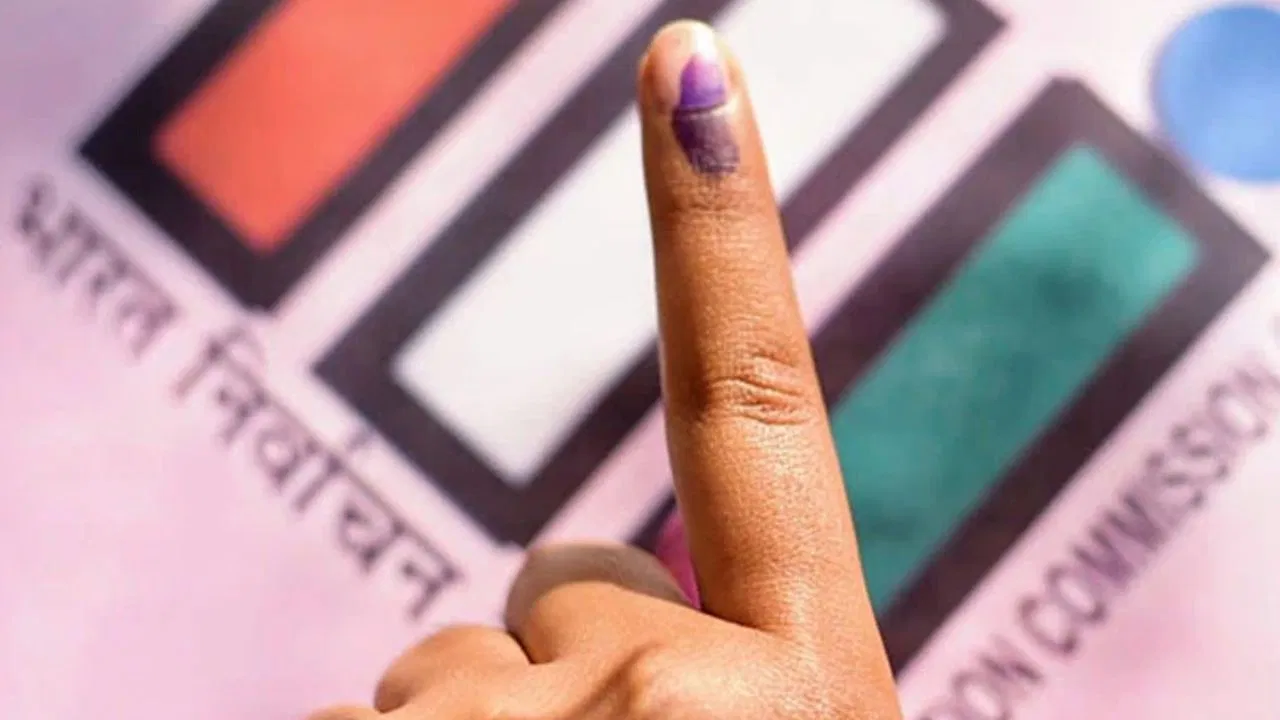 केरल, असम और पुडुचेरी चुनाव में होम वोटिंग की सुविधा, 2.37 लाख मतदाताओं को राहत केरल, असम और पुडुचेरी चुनाव में होम वोटिंग की सुविधा, 2.37 लाख मतदाताओं को राहत