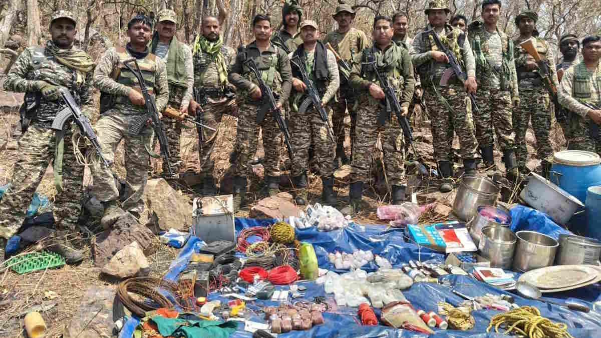 संयुक्त सर्च ऑपरेशन के दौरान सुरक्षा बलों को मिला बड़ा नक्सली डम्प
