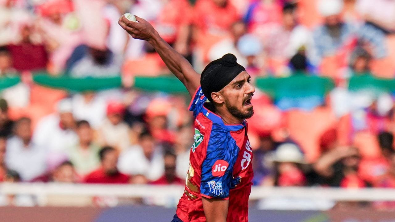 IPL 2026: 4 ओवर में लुटा दिए 50 रन, फिर भी अर्शदीप सिंह को मिला 1 लाख का इनाम, ये है वजह IPL 2026: 4 ओवर में लुटा दिए 50 रन, फिर भी अर्शदीप सिंह को मिला 1 लाख का इनाम, ये है वजह
