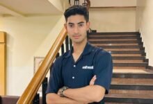 IPL 2026: RCB की जर्सी में विराट कोहली के साथ दिखा, अब मुंबई इंडियंस से खेलेगा, इस खिलाड़ी की ली जगह