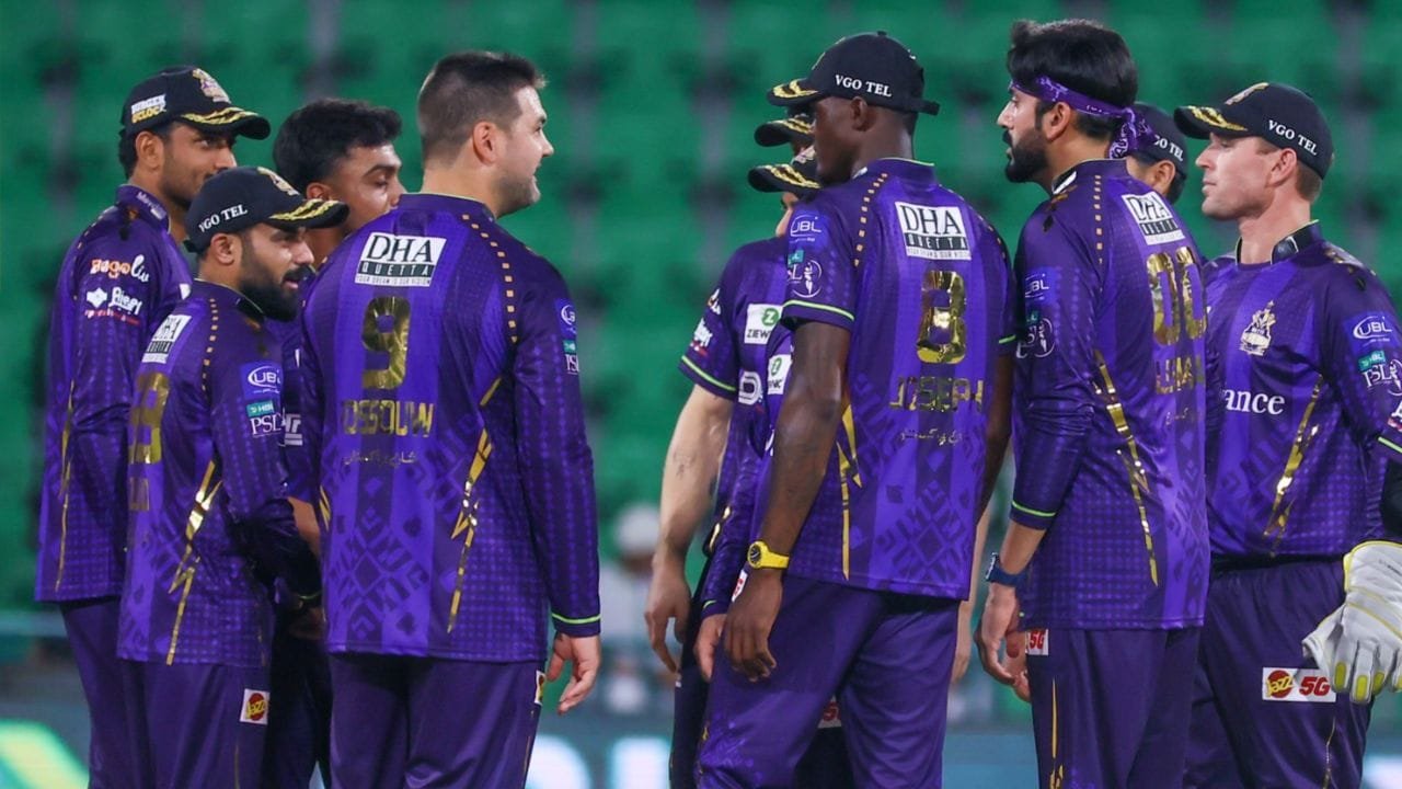 PSL में उड़ी नियमों की धज्जियां, लीग से बाहर हुआ खिलाड़ी भी खेलने उतरा मैच, मचा बवाल PSL में उड़ी नियमों की धज्जियां, लीग से बाहर हुआ खिलाड़ी भी खेलने उतरा मैच, मचा बवाल